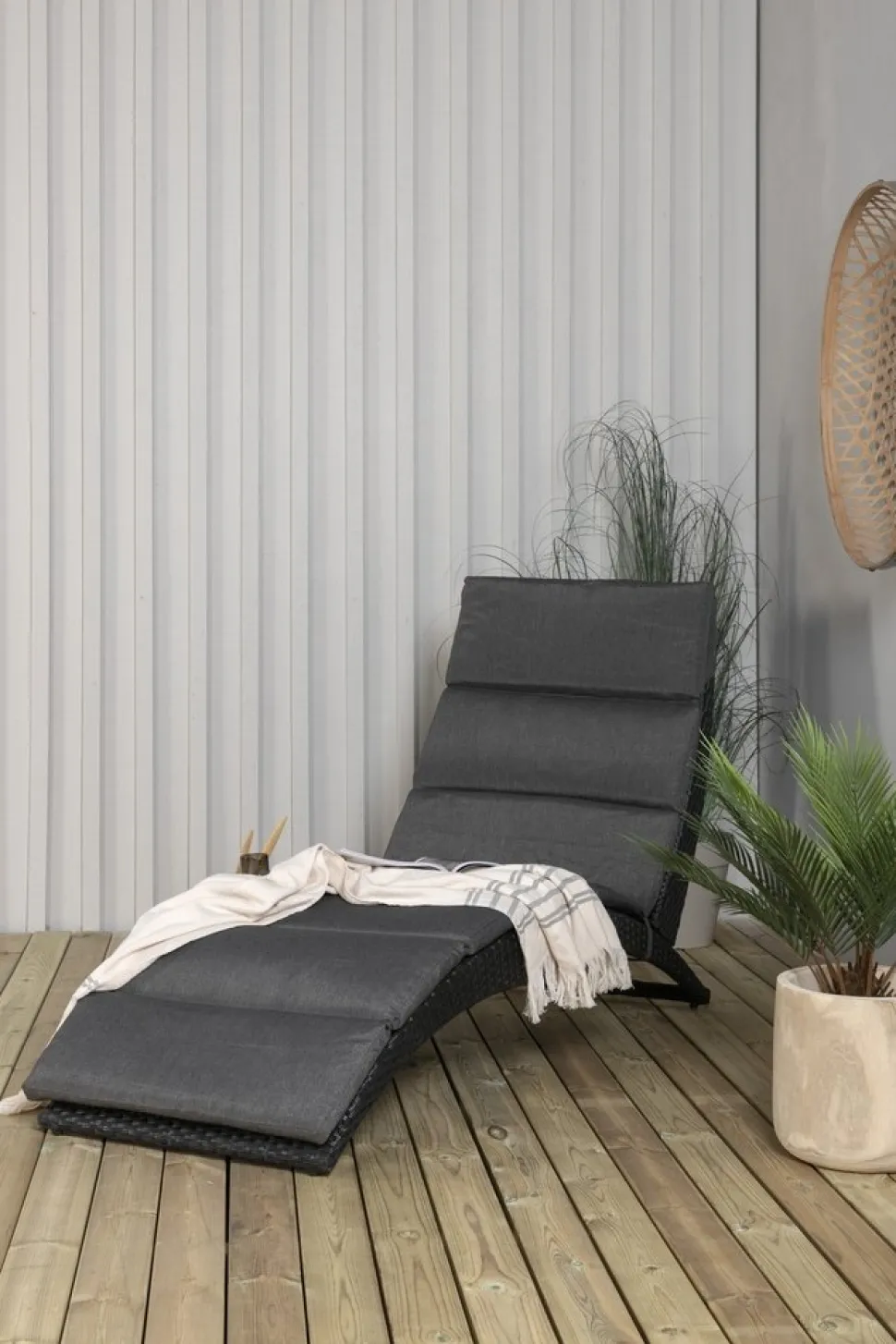 Archie solsäng - Svart + Textilskydd för utemöbler