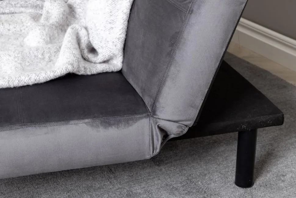 Bäddsoffa i mörkgrå sammet + Möbeltassar