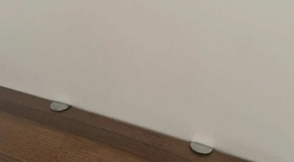 Boss vägghylla - Valnöt