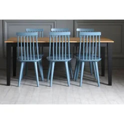 Dalsland matgrupp: Matbord i svart / ek med 6 st duvblå pinnstolar