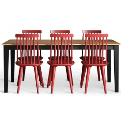 Dalsland matgrupp: Matbord i svart / ek med 6 st röda pinnstolar