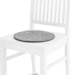 Dots grå stolsdyna med antiglid