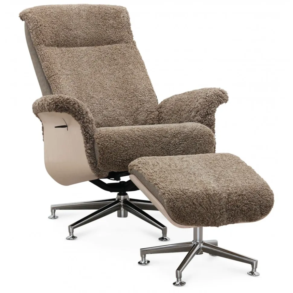 Fåtölj i fårskinn med fotpall - Ek/mörkbeige fårskinn - Ulla