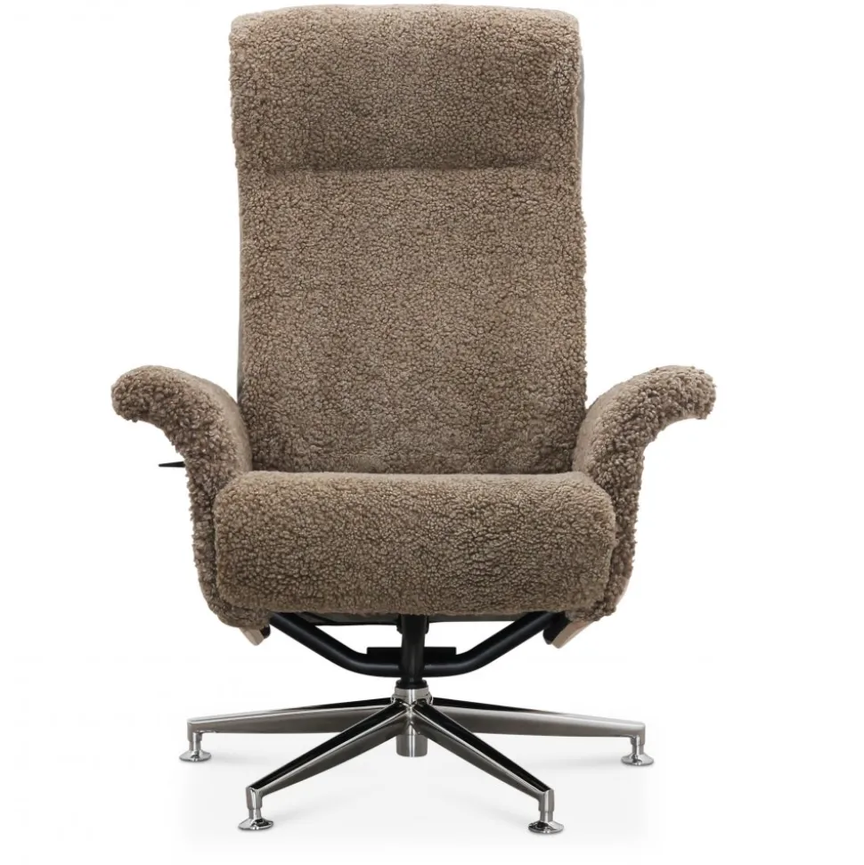 Fåtölj i fårskinn med fotpall - Ek/mörkbeige fårskinn - Ulla