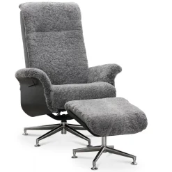 Fåtölj i fårskinn med fotpall - Grå/svart - Ulla