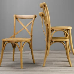 Gaston stol i oljat massivt trä