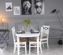 Gåsö matgrupp: Bord 160/210 cm inklusive 4 Fårö stolar med kryss - Ek/vit + 3.00 x Möbeltassar