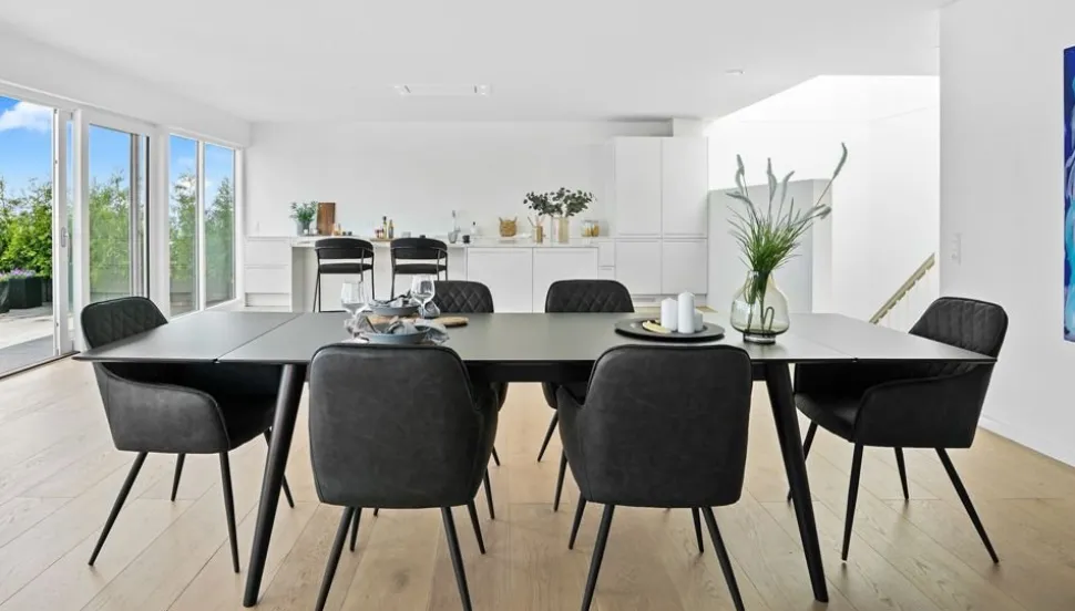 Harbo Matstol - Mörkgrått