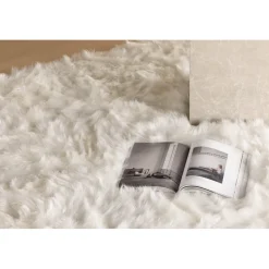 Katy fäll 230 x 160 cm - Vit fuskpäls