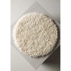 Katy stolsdyna Ø34 cm - Vit fårskinnsimitation