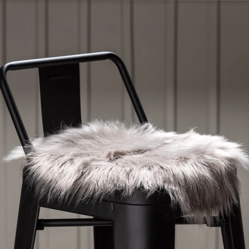 Katy stolsdyna 34 x 34 cm - Grå fuskpäls