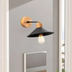 Magnat vägglampa N-620 - Svart/ek