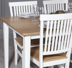 Matgrupp: Bord 140x90 cm inklusive 4 stolar - Ek/vit - Fårö + 3.00 x Möbeltassar