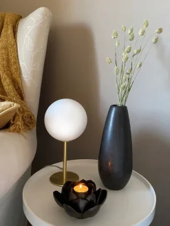 Molekyl bordslampa - Matt mässing/vit