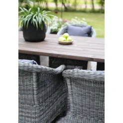 Oxford utematgrupp; brunsyrat bord 220 cm inkl 6 st Mercury fåtöljer grå konstrotting