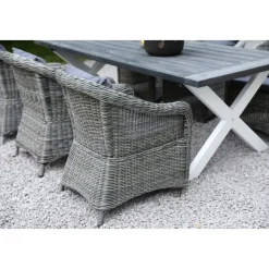 Oxford utematgrupp; grå/vit bord 220 cm inkl 6 st Mercury fåtöljer grå konstrotting