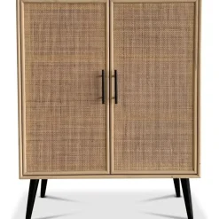 Skåp i rotting med svarta handtag - React + Möbeltassar