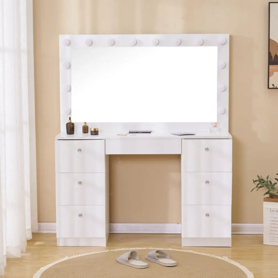 Sminkbord med belysning och kristall handtag