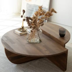 Soffbord i valnötsbetsat massivt furuträ 90 x 90 cm