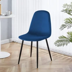 Stol i blå sammet svarta ben - Carisma + Möbeltassar
