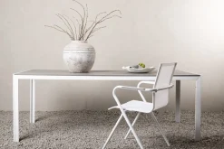 Utebord 205 x 90 cm grå / vit - Copacabana + Rengöringsmedel för utemöbler