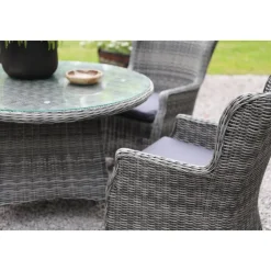 Utegrupp med runt bord och fyra fåtöljer + Fläckborttagare för möbler