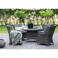 Utegrupp med runt bord och fyra fåtöljer