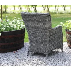 Utegrupp med runt bord och fyra fåtöljer + Textilrengöring för möbler