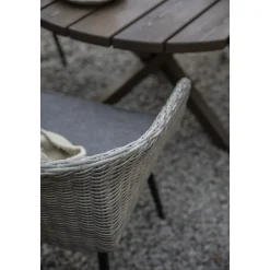 Utestol grå med dyna rotting + Textilskydd för utemöbler